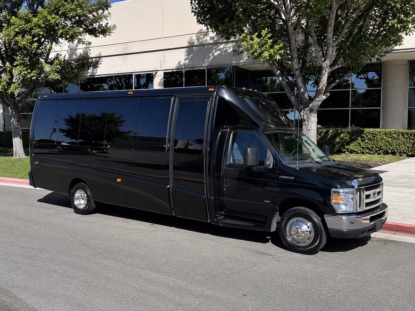 party buses and minibuses for galveston island wine and tasting room tours